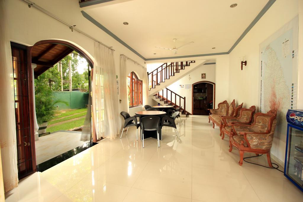 Flipflop Hostel Negombo Dış mekan fotoğraf