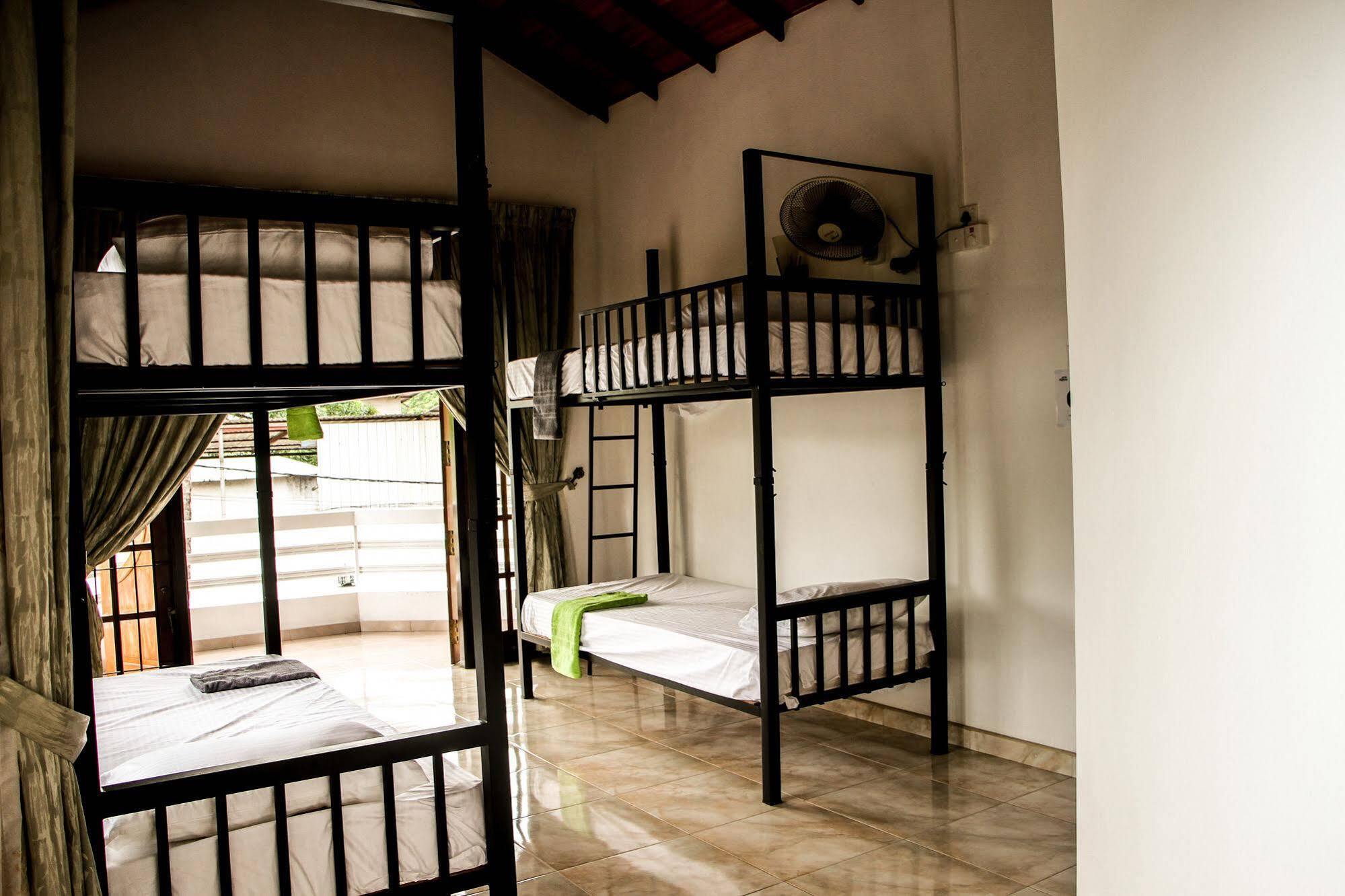 Flipflop Hostel Negombo Dış mekan fotoğraf