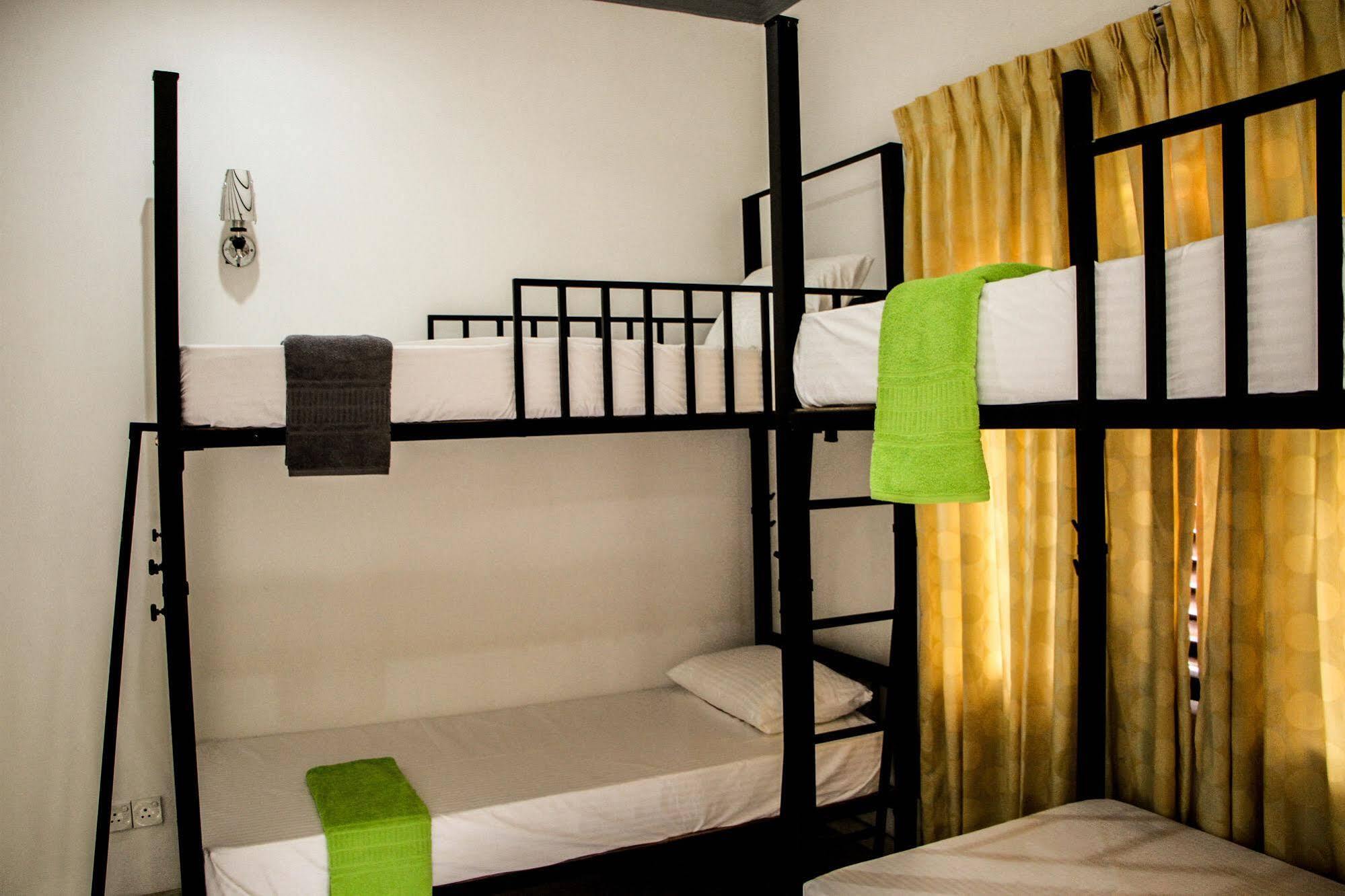Flipflop Hostel Negombo Dış mekan fotoğraf