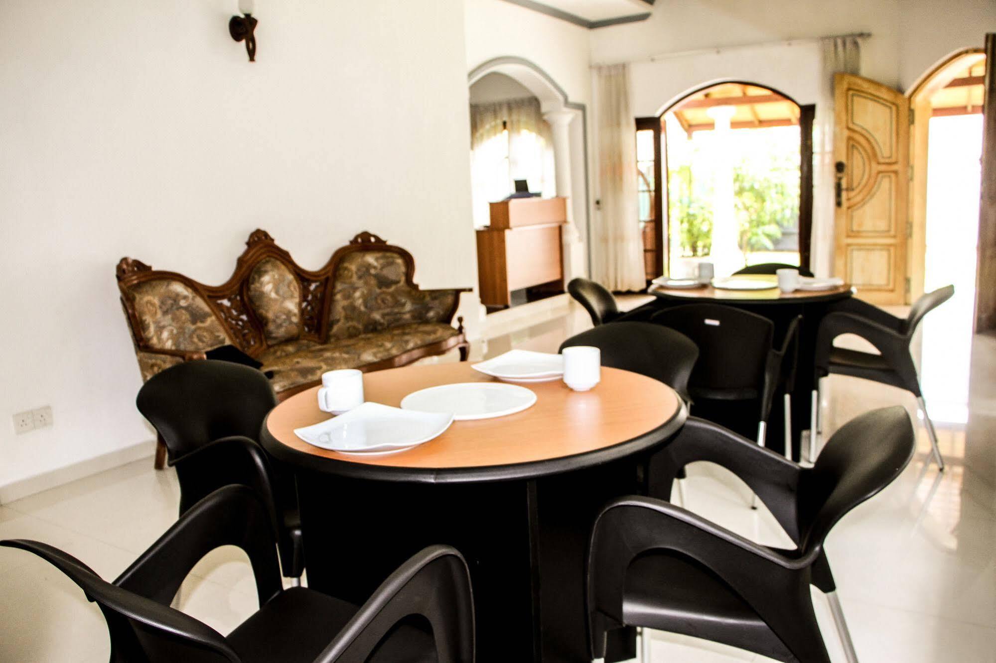Flipflop Hostel Negombo Dış mekan fotoğraf
